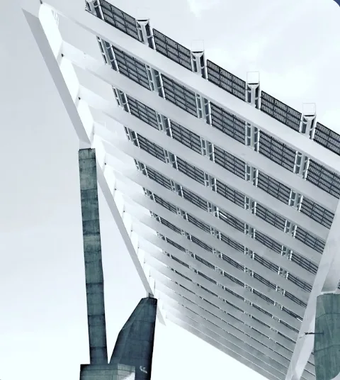 Sistema fotovoltaico instalado en un edificio de Guadalajara